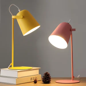 Hygge – Färgglad Bordslampa i Skandinavisk Design