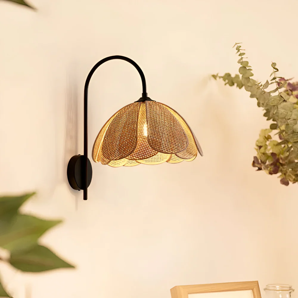SoraLeaf – Japansk Wabi Sabi Vägglampa i Rattan | Handgjord Blombladsdesign med Naturlig Elegans - Bild 2