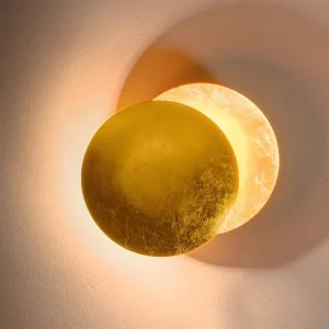 LunaraSphere – 360° Roterbar LED Vägglampa med Himmelsk Design