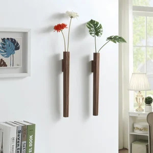FrischFloret vas - väggvas av massivt bokträ och valnötsträ